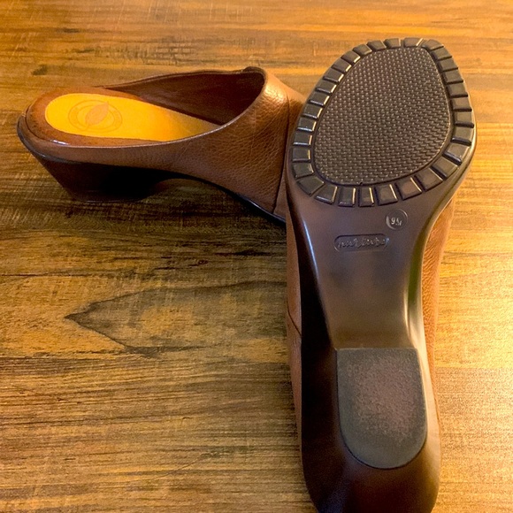 Nurture Brown Slip-on Mules Size 9 - Picture 5 of 7